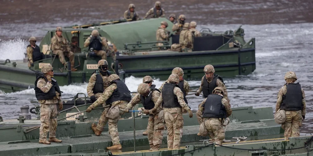 Наслідки ударів на Близькому Сході (фото: REUTERS / Кім Су Хьон)