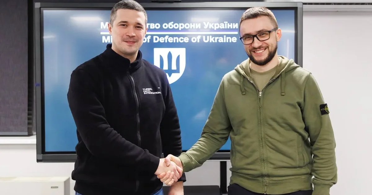 Стерненко і Бескрестнов оголосили про відхід з Міноборони після заяви Федорова