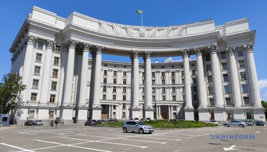 Державний прапор України як символ офіційної позиції МЗС