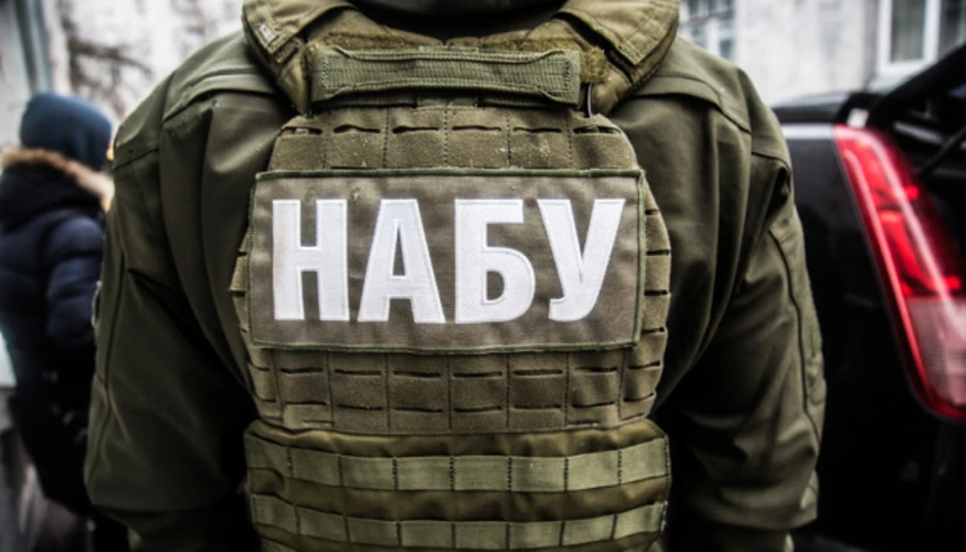 Невідомі чоловіки обговорюють гроші, «чотири мішки» та Офіс Президента в аудіозаписах НАБУ