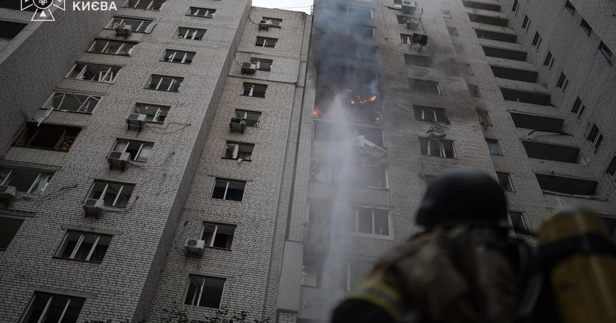 Будинок у Києві після удару, фото ДСНС