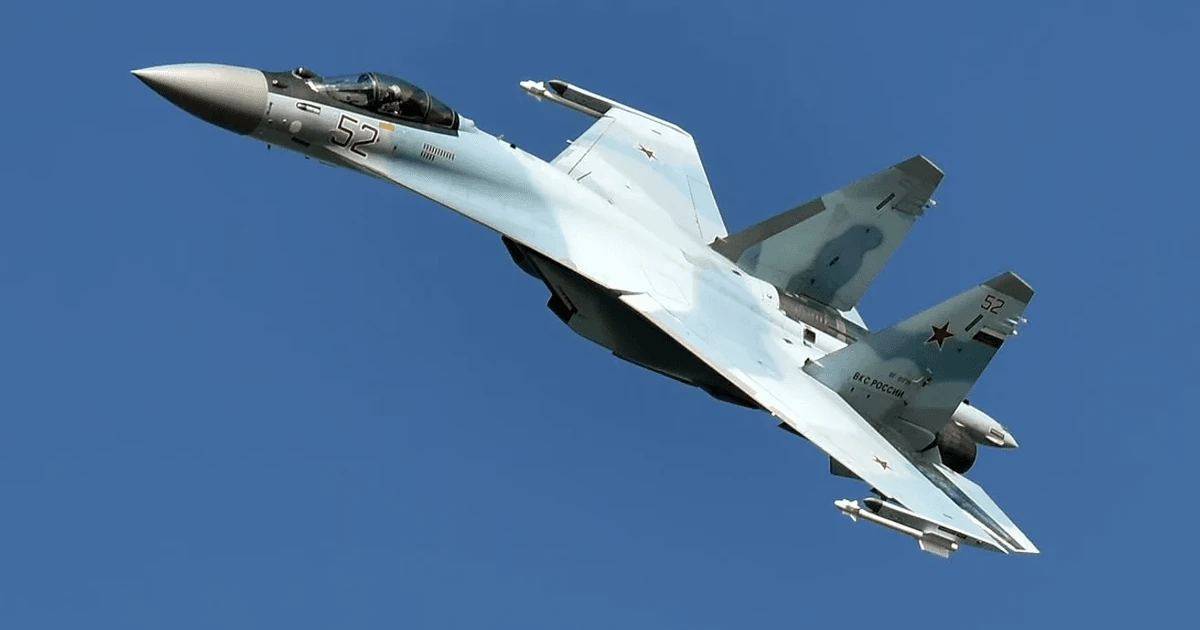 Уражені російські літаки Су-35 і Су-34 на аеродромі «Ханська» в Адигеї